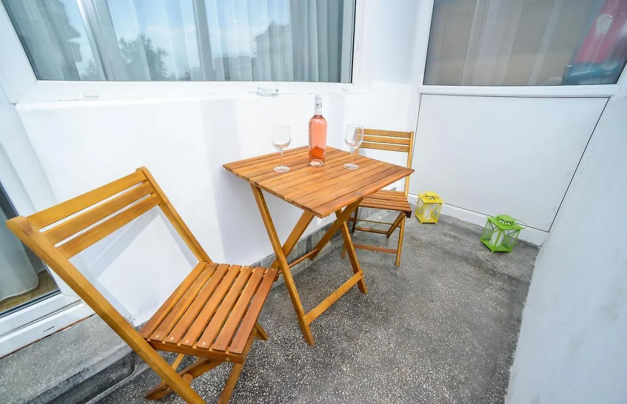 Park Apartment-Cismigiu Garden Bucharest Apartment